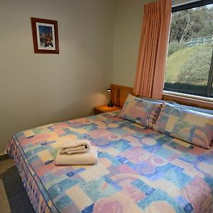 Deluxe Two-Bedroom Apartment 4 Guests